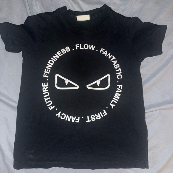 Kids FENDI t-shirt size 6 - Picture 1 of 4
